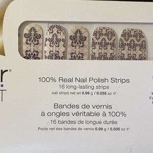 Color Street Nail Strips ~ Kiss & Toile